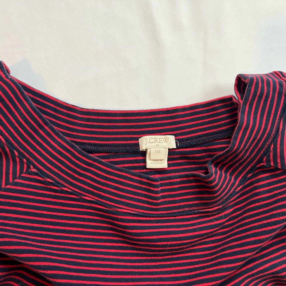 Off the shoulder short sleeve top